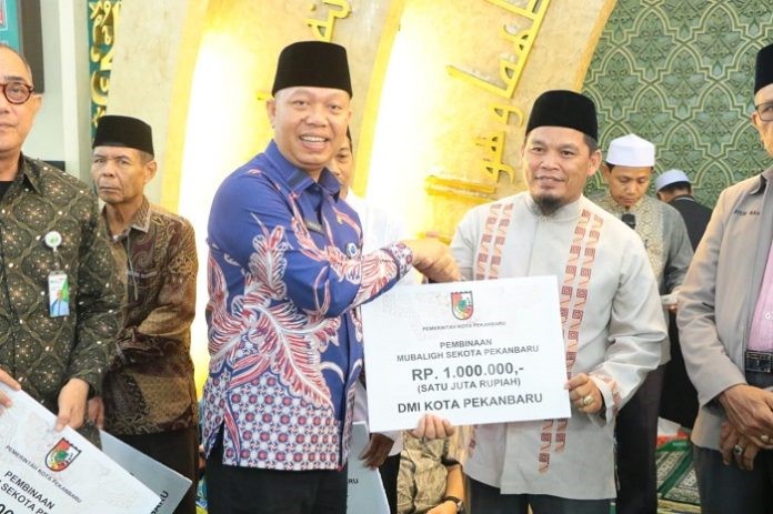 Kabar Baik, Ribuan Mubaligh di Pekanbaru Terima Insentif Rp1,5 Milyar