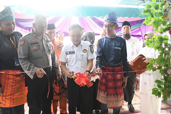 Plt Sekda Bengkalis Wakili Bupati Kasmarni Resmikan Kantor Kas PT BPR Pekanbaru Madani 