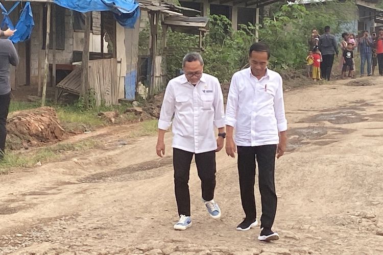 Presiden Jokowi Banyak Terima Aduan Jalan Rusak, Istana Pastikan Segera Perbaiki