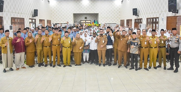 Tunaikan Ibadah, Bupati Kasmarni Harap 156 JCH Rayon Mandau Miliki Pengetahuan Cukup