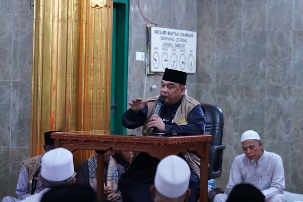 Berada di Masjid Jami' Dumai, Wagubri Jelaskan Program Jihad