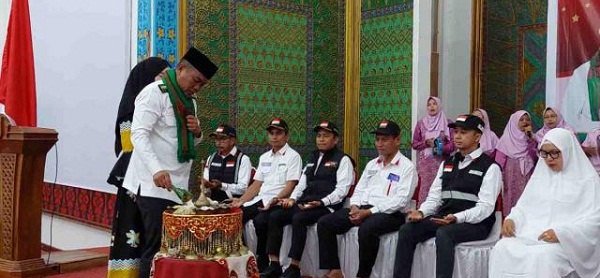 Bupati H. Zukri Lepas Keberangkatan 409 JCH Pelalawan