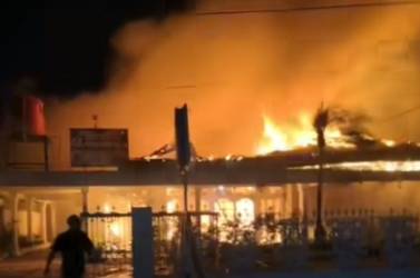 Jalan Durian Pekanbaru Membara,  Ibu dan 2 Anaknya Hangus Terbakar