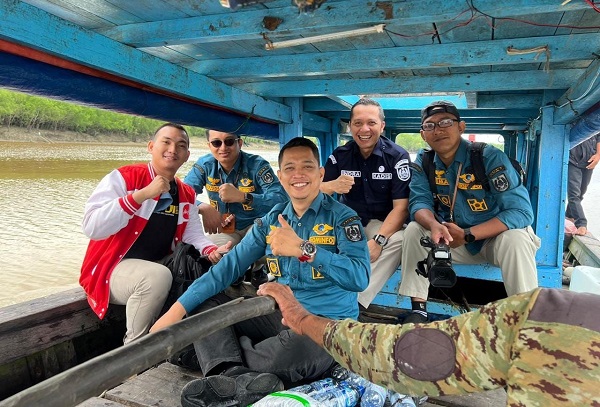 Demi Signal Untuk Rakyat, Kadis Kominfo Rohil Rela Tempuh Perjalanan 8 Jam
