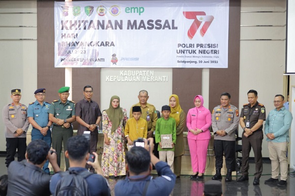 Pemkab Apresiasi Khitanan Massal Polres Meranti