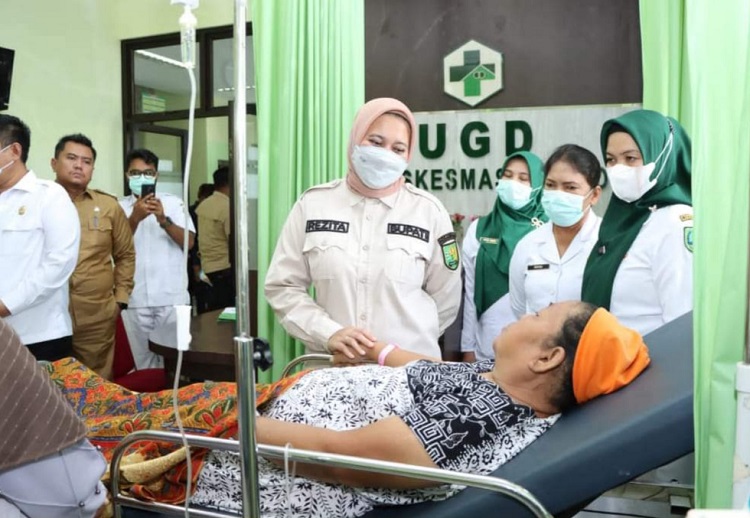 Bupati Rezita Sapa 1 Kelurahan dan 4 Desa di Pasir Penyu