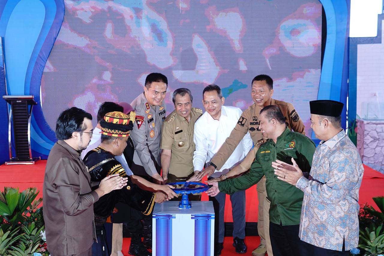 Gubernur Riau Resmikan Aliran Air Pertama SPAM  Pekanbaru- Kampar