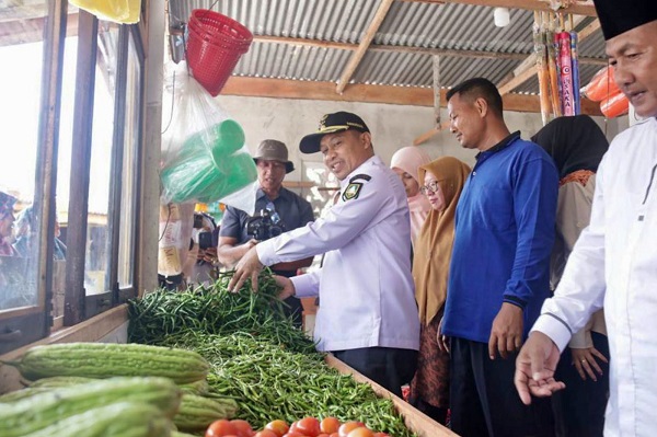 Berita Foto: Wabup Bengkalis Resmikan Warung Raja Sayur