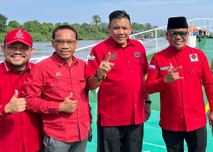 Momen Mesra H. Zukri dan H. Syahrul di RS Terapung Laksamana Malahayati
