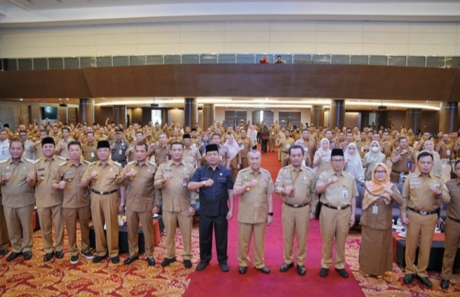 Bupati Rohil Ikuti Rakor Bersama Gubri, Bupati/Walikota dan Camat se-Riau