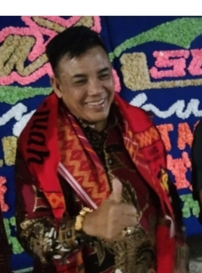 Dihadiahi Selendang Karo Warna Merah, H. Syahrul: Kita Semua Bersaudara