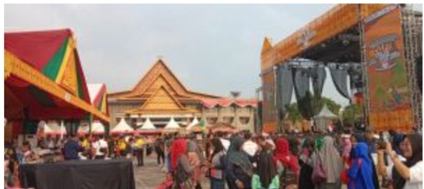Jalan Santai Bersama Syamsuar, Nuraini Sudah di Kantor Gubri Pukul 06.30 Wib