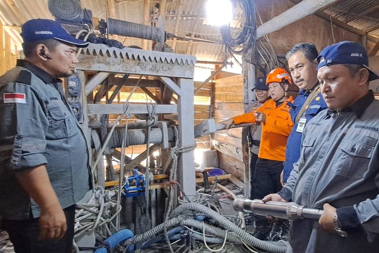 Tim SAR Fokus Sedot Air, 8 Penambang Emas Diduga Terjebak di Kedalaman 60 Meter