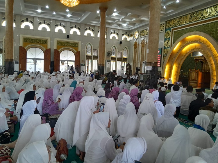 Warga dan Pegawai Pemko Padati Masjid Ar-rahman Hadiri Tabligh Akbar Tahun Baru 1445 H
