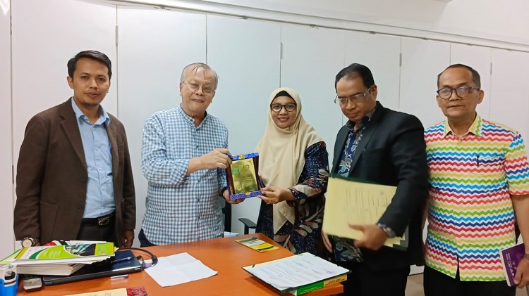 STIE Bengkalis Kerjasama Dengan IRDAK Singapura