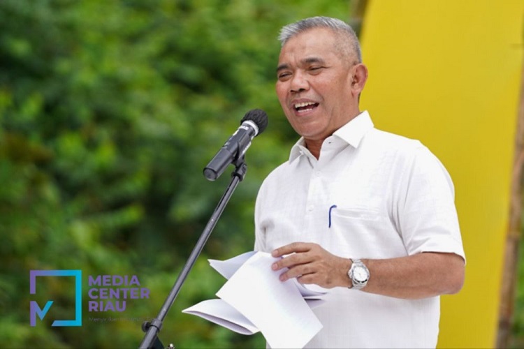 Gubri Syamsuar Bantu Penuh Siswa tak Mampu di SMA/SMK Swasta