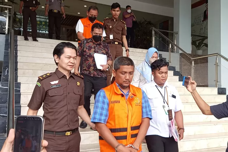 Diusut Sejak 2014, Akhirnya Kejati Riau Tahan 2 Tersangka Korupsi Proyek Jembatan Selat Rengit Meranti