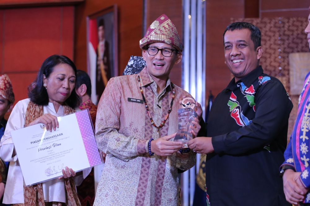 Dinas Pariwisata Riau Juara 1 Lomba Video Promosi APPI 2023, Hadiah Langsung Diberikan Sandiaga Uno