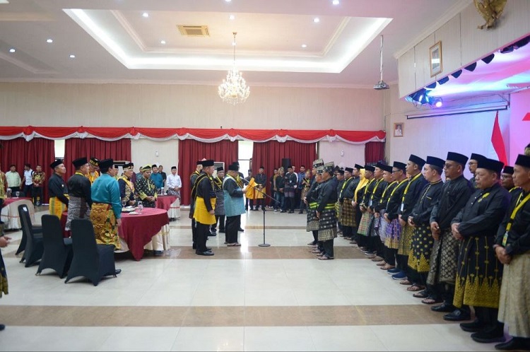 Dihadiri Gubri, Pengurus Majelis Adat Budaya Melayu Indonesia Riau Dikukuhkan