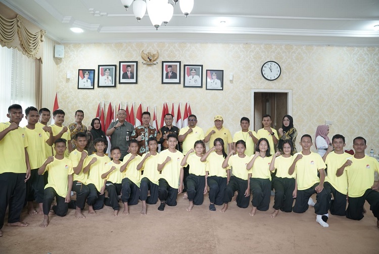 Bupati Lepas Atlet Wushu Rohil, Afrizal Sintong: Mereka Atlet Kebanggaan Kita