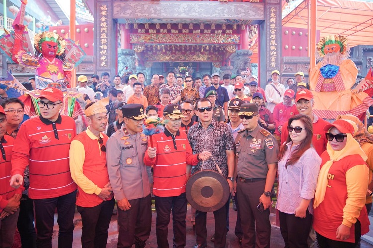 Bupati Rohil Bangga Ritual Bakar Tongkang Mampu Jadi Magnet Bagi Wisatawan