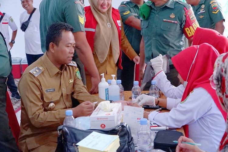 Donor Darah Sambut HBA 2023, Wabup Rohil: Bagus Untuk Kesehatan dan Selamatkan Orang Lain