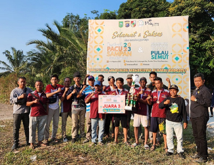 Hasil Final Pacu Sampan Pulau Semut: SKO Riau 1, Singa Hitam 2 dan Taman Bunga Impian Okura 3
