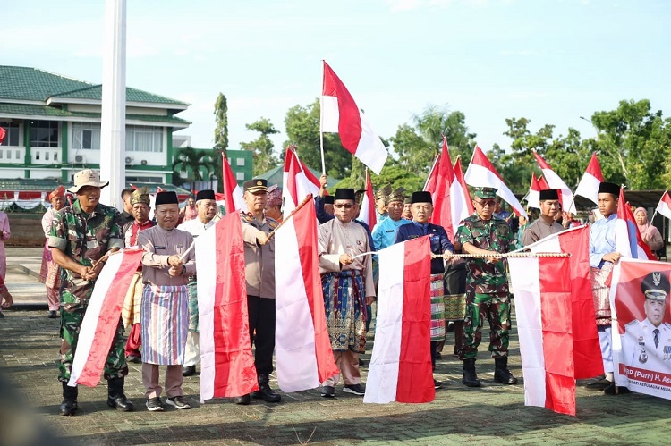 Plt Bupati Meranti Luncurkan Gerakan Nasional 10 Juta Bendera Merah Putih