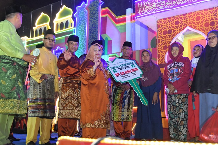 Bupati Kasmarni Prihatin Generasi Muda Lebih Cinta Gadget Ketimbang Al-Quran