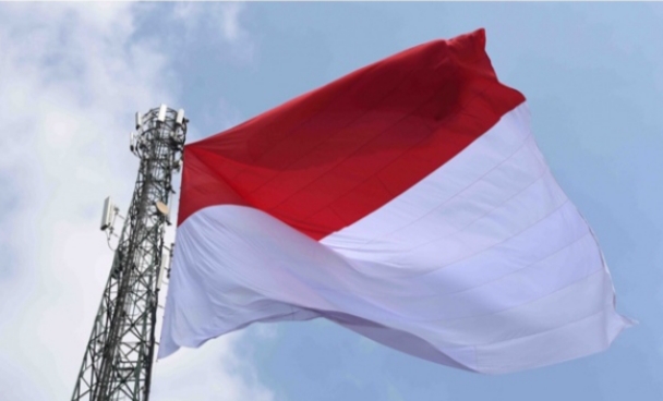 Senin Pagi, Pemko Pekanbaru Kibarkan Bendera Merah Putih Raksasa di Ketinggian 80 Meter