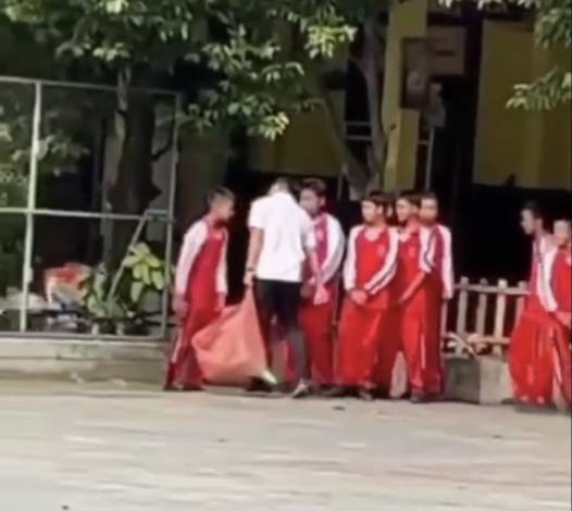 Viral, Oknum Guru Honor SMP Negeri 5 Pekanbaru Diduga Pukuli Siswa Didik