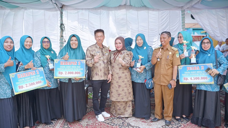 Diikuti Seluruh TP-PKK, Bupati Rohil Buka Lomba Memasak Serba Ikan
