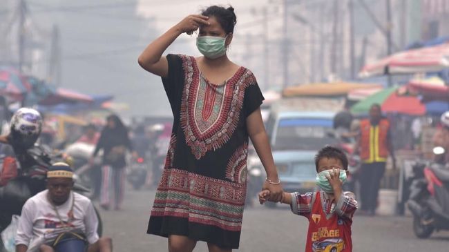 Kabut Asap Mulai Tebal, 2.296 Warga Pekanbaru Terserang Penyakit Pernapasan