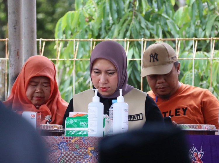 Bupati Rezita Ingin Mengetahui Langsung Kondisi Desa di Batang Peranap