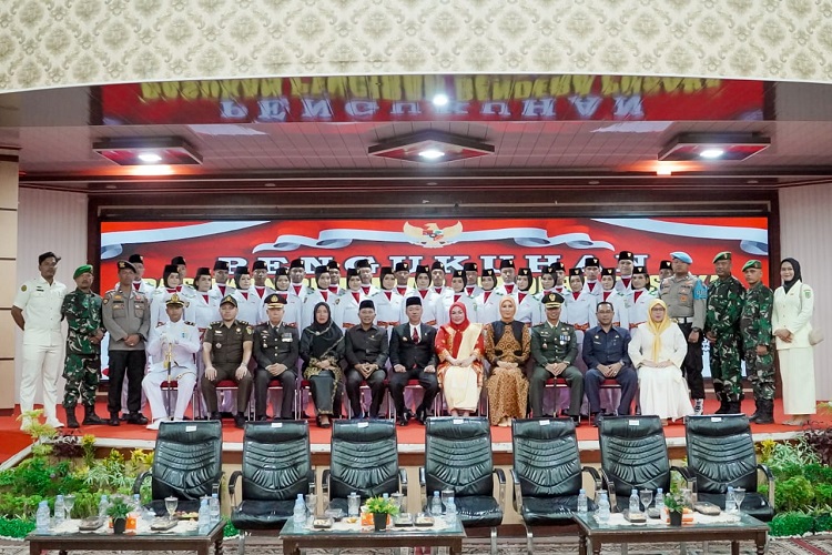 Bupati Rohil Afrizal Sintong Kukuhkan Anggota Paskibraka 2023