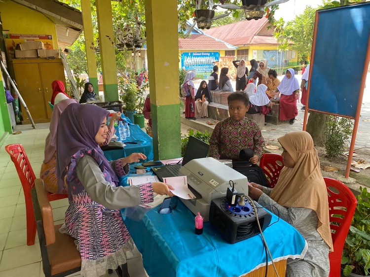 Meski Hanya Rp1.000, Murid SD Bangga Bisa Menabung Langsung ke BRK Syariah