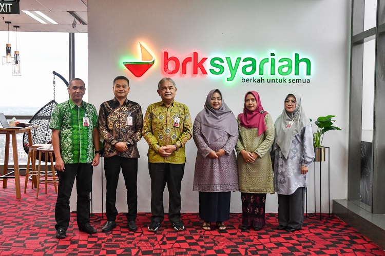 Kembangkan Sinergi Layanan Perbankan, BRK Syariah MoU dan PKS dengan Politeknik Kampar