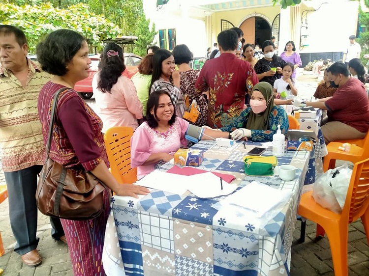 Peduli Rakyat, Ir. Effendi Sianipar Beri Pelayanan Kesehatan Gratis di Pekanbaru dan Rohil