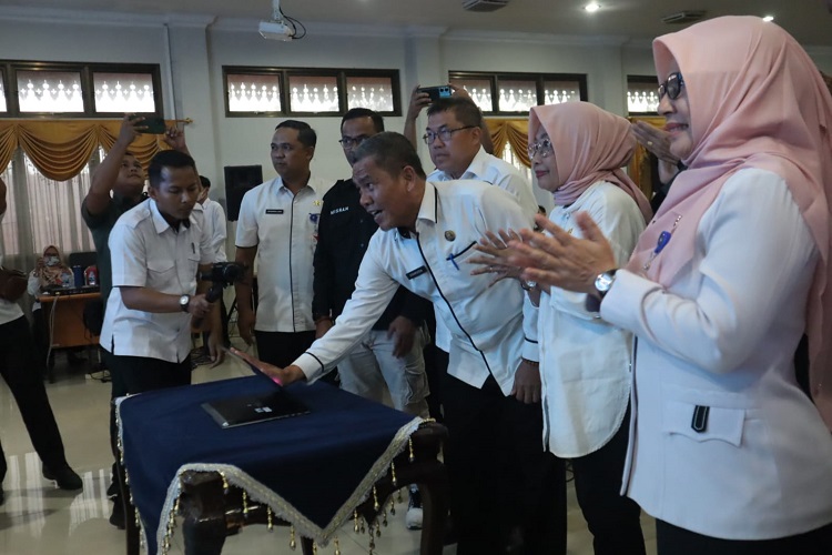 Wujudkan Pelayanan Cepat, Bupati Inhu Launching 3 Aplikasi