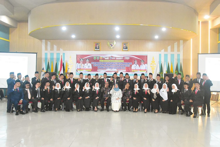 Tutup PKA Angkatan XII, Bupati Kasmarni: Jangan Gunakan Pola Pikir Lama