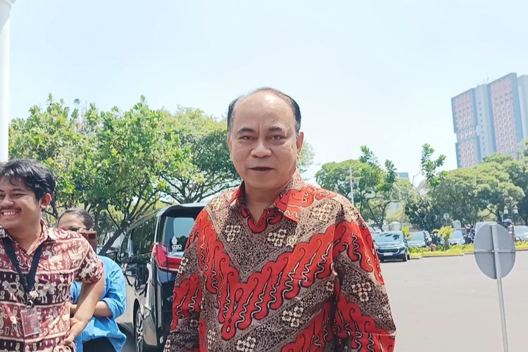 Menkominfo Tegaskan Pembuat dan Penyebar Stiker Meme Wajah Seseorang Bisa Kena UU ITE