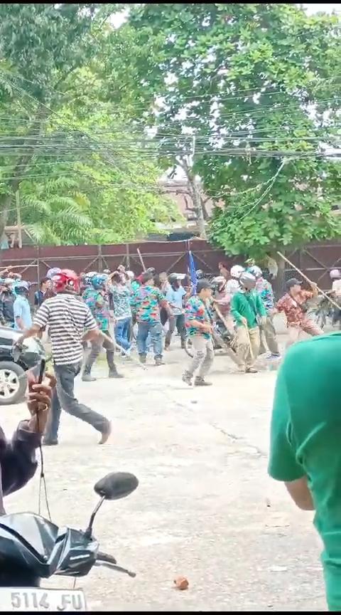 Akibat Bentrok Ormas F.SPTI Pekanbaru, 1 Mobil Rusak dan Beberapa Orang Luka-Luka