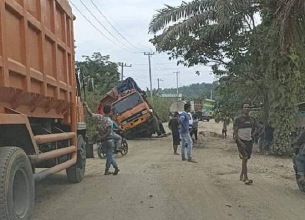 Truk Batubara Sebabkan Jalan Rusak, PUPR Riau Terpaksa Bangun Jalan Lintas Inhu-Inhil Gunakan Geotekstil