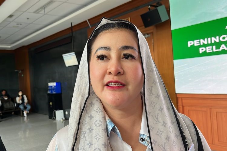 Wanita Emas Menangis Tersedu Divonis 5 Tahun Penjara dan Ganti Rugi Rp 17,5 Miliar