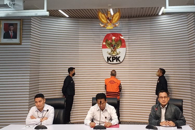 Disaat Kunjungi Ibu Sedang Sakit, KPK Secara Resmi Umumkan Eks Mentan Syahrul Yasin Limpo Tersangka
