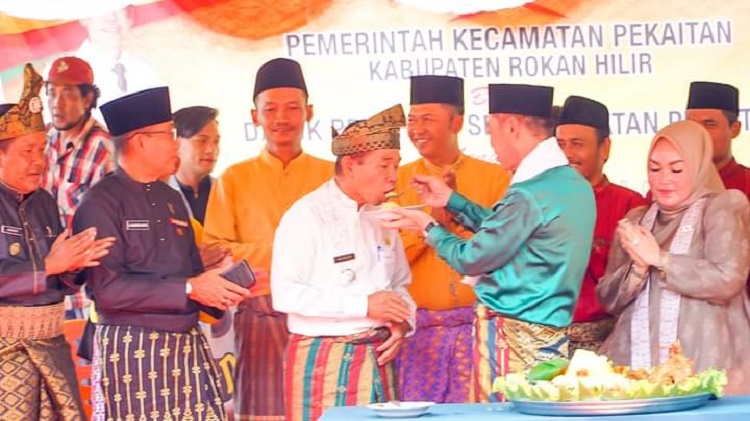 Dihadiri Bupati Rohil dan Sanimar Afrizal, Perayaan Hari Jadi Kecamatan Pekaitan Meriah