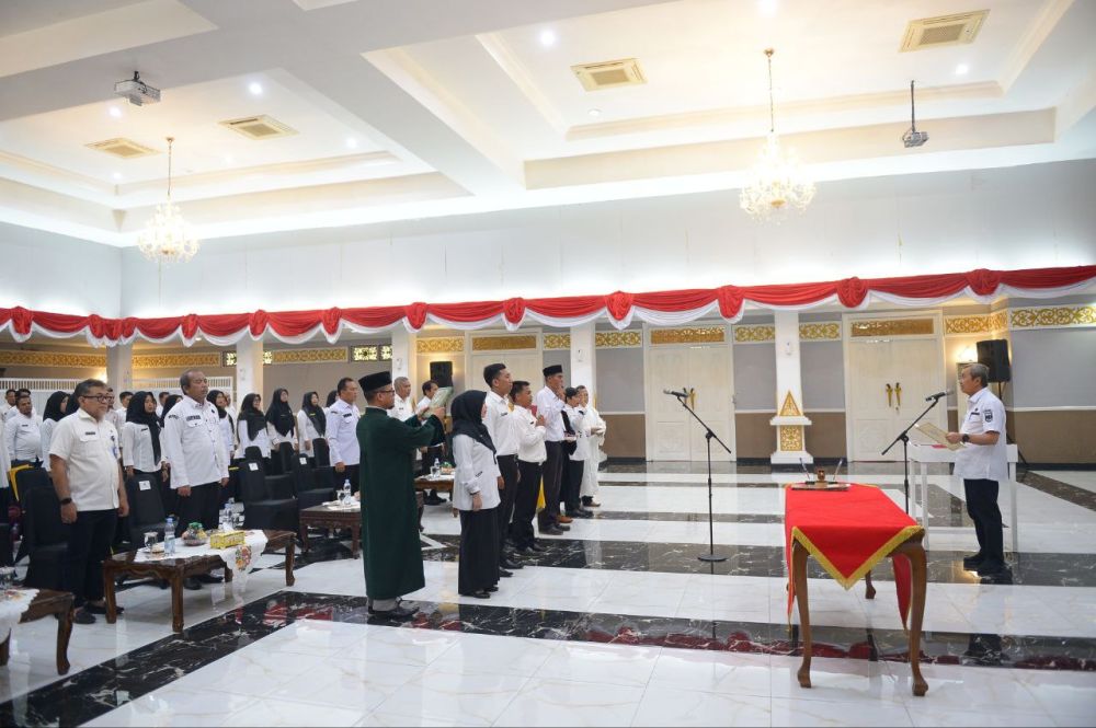 Di Sisa Masa Jabatannya, Gubernur Riau Syamsuar Lantik PPPK Tenaga Teknis dan Guru Pemprov Riau