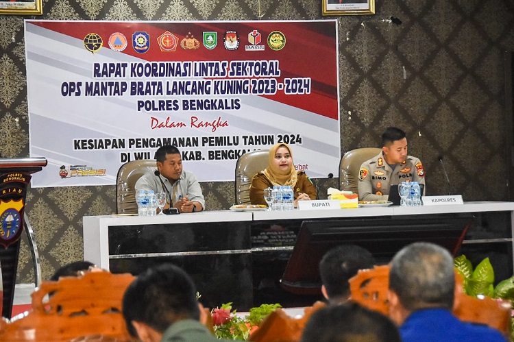 Rakor Pengamanan Pemilu, Bupati Kasmarni Berharap Parpol Jaga Ketertiban