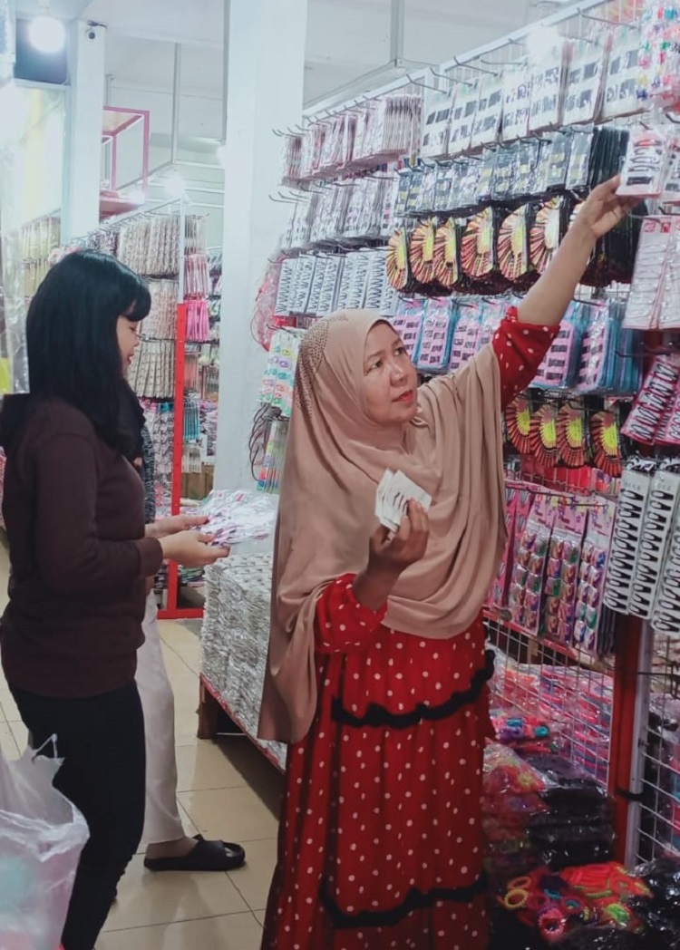 Toko “Sahabat” Jalan Teratai Pekanbaru, Menjual Berbagai Aksesoris Kekinian