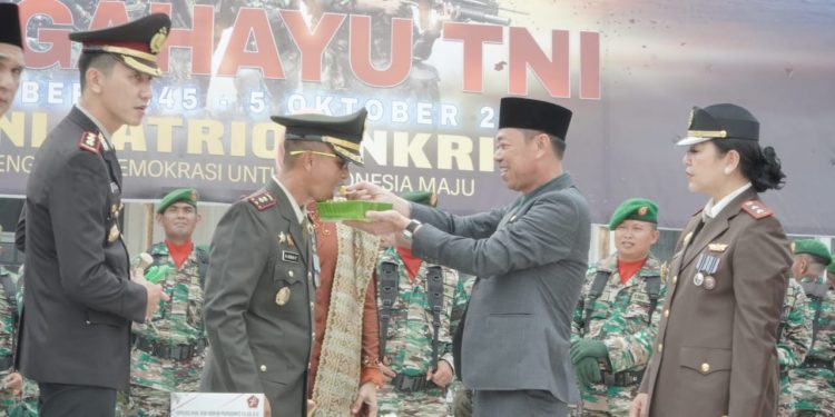 Ucapkan Selamat HUT ke-78, Bupati Rohil: TNI Telah Banyak Membantu Menjaga dan Membangun Daerah